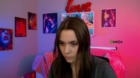 Snapshot of laurenmurrr chatting on 03/23/26, 10:41 Laure online show from 03/23/26, 10:41