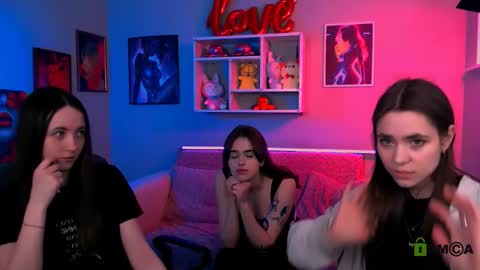 Snapshot of laurenmurrr chatting on 03/27/26, 10:15 Laure online show from 03/27/26, 10:15
