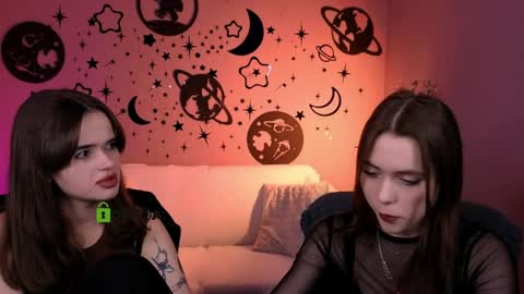 Snapshot of laurenmurrr chatting on 04/10/26, 01:16 Laure online show from 04/10/26, 01:16