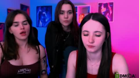 Snapshot of laurenmurrr chatting on 05/11/26, 04:04 Laure online show from 05/11/26, 04:04
