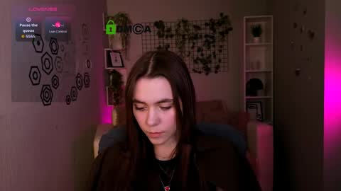 Snapshot of laurenmurrr chatting on 05/15/26, 09:27 Laure online show from 05/15/26, 09:27