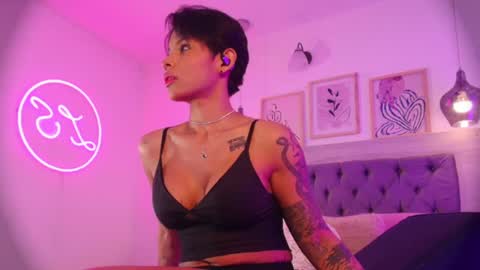 Lauren Saenz online show from 06/12/26, 12:04