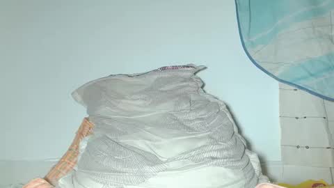 Snapshot of laurensmith122 chatting on 02/21/25, 02:28 LAUREN SMITH online show from 02/21/25, 02:28