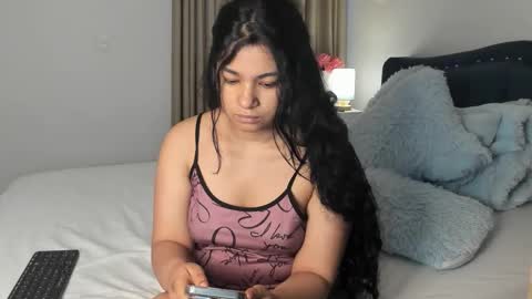 Snapshot of laurent_jones chatting on 04/17/26, 10:51 daniela angel online show from 04/17/26, 10:51