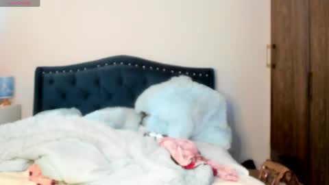 Snapshot of laurent_jones chatting on 06/09/26, 11:55 daniela angel online show from 06/09/26, 11:55