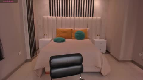 Lau  online show from 10/04/25, 03:26