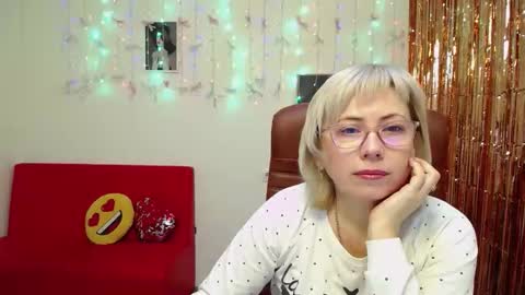 Snapshot of laurenwishy chatting on 01/11/26, 06:18 Lauren online show from 01/11/26, 06:18