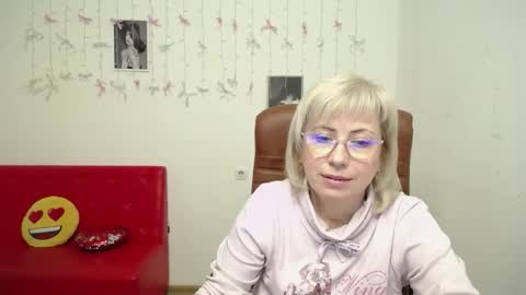 Snapshot of laurenwishy chatting on 01/12/26, 12:10 Lauren online show from 01/12/26, 12:10