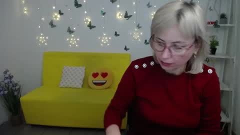 Snapshot of laurenwishy chatting on 02/23/26, 06:00 Lauren online show from 02/23/26, 06:00