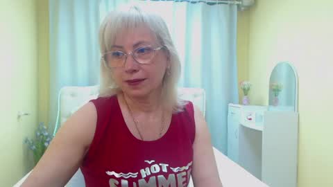 Snapshot of laurenwishy chatting on 05/25/26, 05:24 Lauren online show from 05/25/26, 05:24