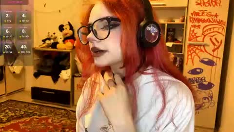 Snapshot of laurettecipro chatting on 06/18/26, 10:14 Eva online show from 06/18/26, 10:14