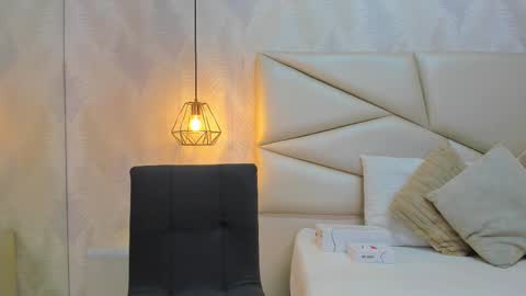 Laurent online show from 11/10/25, 12:59