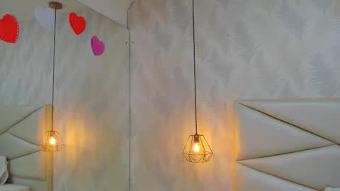 Laurent online show from 11/12/25, 10:37