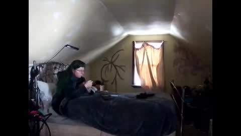 Snapshot of laureybabe44 chatting on 01/28/25, 07:53 Lauren online show from 01/28/25, 07:53