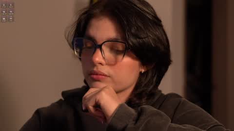 Snapshot of laurita_4 chatting on 04/07/26, 01:33 laurita_4 online show from 04/07/26, 01:33