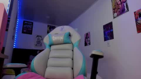 Lau online show from 03/11/25, 05:27