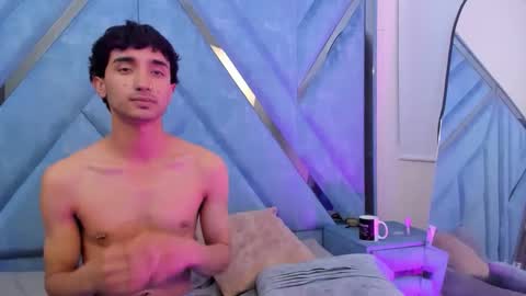 Snapshot of laurynandnarem chatting on 01/13/26, 06:08 Laury and Narem online show from 01/13/26, 06:08