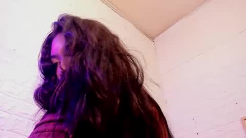 Snapshot of laurynandnarem chatting on 02/11/26, 06:18 Laury and Narem online show from 02/11/26, 06:18