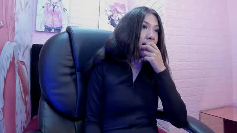 Snapshot of laurynandnarem chatting on 02/22/26, 04:35 Laury and Narem online show from 02/22/26, 04:35