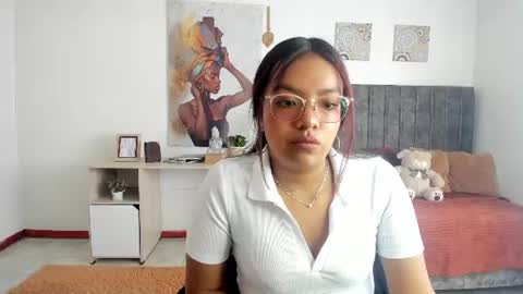 Snapshot of lauu7 chatting on 06/18/26, 01:48 lauu7 online show from 06/18/26, 01:48