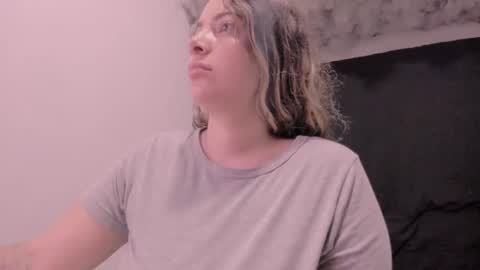 Lauu G online show from 11/04/25, 10:14