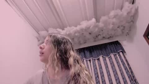 Lauu G online show from 11/10/25, 10:25