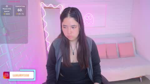 Lauxury  online show from 09/15/25, 03:17