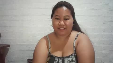 Snapshot of lavalyn214 chatting on 04/29/26, 04:11 lavalyn214 online show from 04/29/26, 04:11
