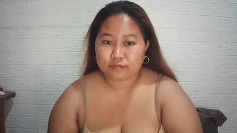 Snapshot of lavalyn214 chatting on 05/15/26, 02:35 lavalyn214 online show from 05/15/26, 02:35