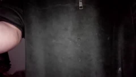 Snapshot of lavand3r chatting on 12/18/25, 01:00 lavand3r online show from 12/18/25, 01:00