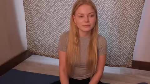 Snapshot of lavondabrayman chatting on 05/15/26, 01:18 Hi Im Leila online show from 05/15/26, 01:18