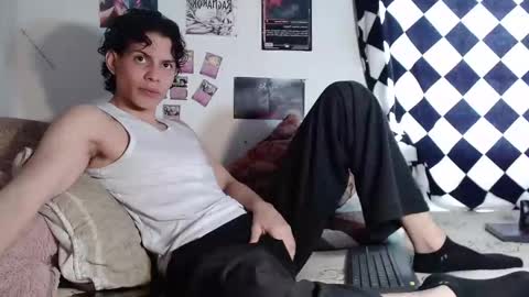 Snapshot of lax777_ chatting on 02/15/26, 04:03 ZAmbrano online show from 02/15/26, 04:03