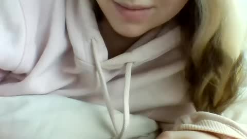 layannalea online show from 12/13/24, 08:26