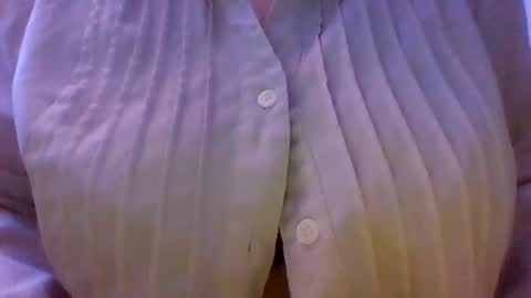 layannalea online show from 11/11/25, 09:48