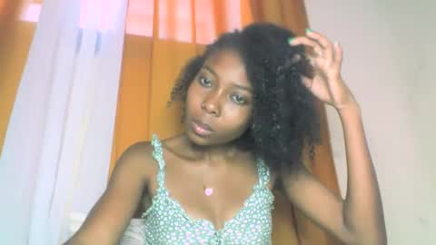 Snapshot of layannek chatting on 10/13/25, 02:55 layannek online show from 10/13/25, 02:55