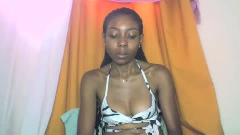 Snapshot of layannek chatting on 11/15/25, 05:27 layannek online show from 11/15/25, 05:27