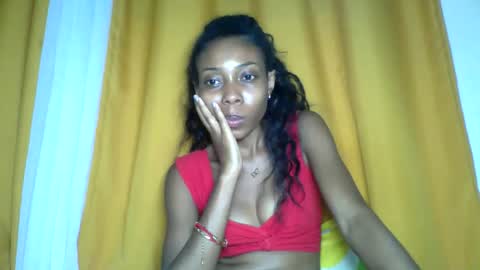 Snapshot of layannek chatting on 11/25/25, 06:52 layannek online show from 11/25/25, 06:52