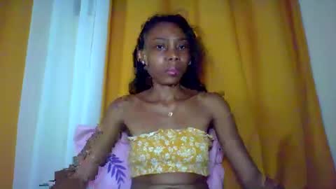 Snapshot of layannek chatting on 12/19/25, 08:16 layannek online show from 12/19/25, 08:16