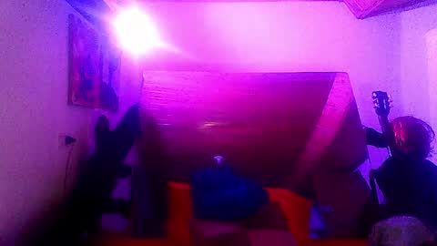 Snapshot of laye19 chatting on 02/08/25, 07:59 Laye19 online show from 02/08/25, 07:59