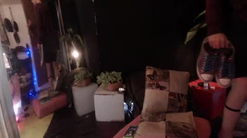 Snapshot of laye19 chatting on 10/01/25, 02:17 Laye19 online show from 10/01/25, 02:17