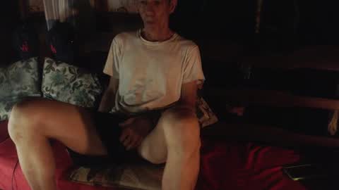 Snapshot of laye19 chatting on 11/08/25, 09:09 Laye19 online show from 11/08/25, 09:09