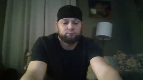 Snapshot of layinlow42 chatting on 12/27/24, 04:15 layinlow42 online show from 12/27/24, 04:15