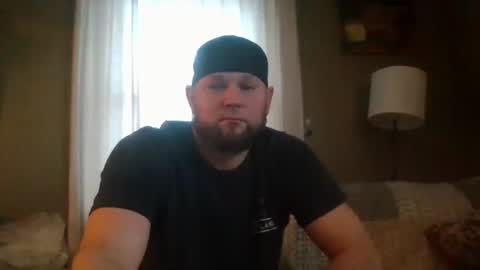 Snapshot of layinlow42 chatting on 01/09/25, 02:18 layinlow42 online show from 01/09/25, 02:18