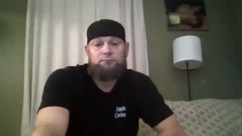 Snapshot of layinlow42 chatting on 10/14/25, 03:18 layinlow42 online show from 10/14/25, 03:18