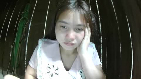 layla_999 online show from 04/11/26, 12:15