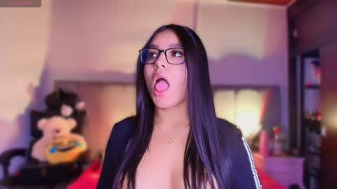 Snapshot of layla_nicols chatting on 02/20/25, 12:47 Layla online show from 02/20/25, 12:47