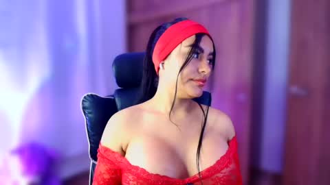 Layla online show from 04/01/26, 03:40