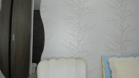 Layla Vanegas online show from 12/10/24, 12:39