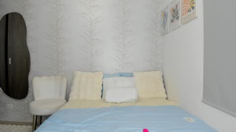 Layla Vanegas online show from 01/09/25, 06:26