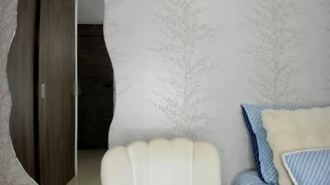 Layla Vanegas online show from 02/26/25, 11:48